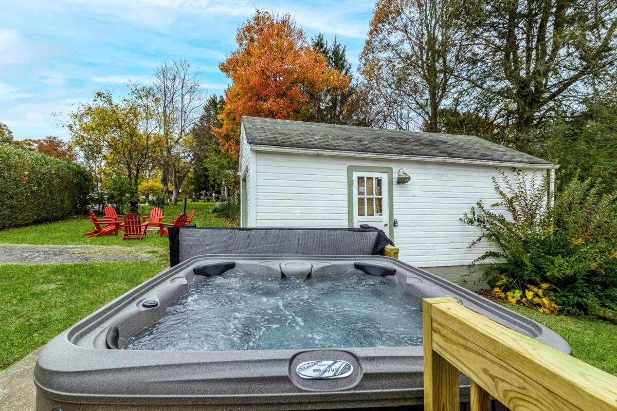 New River Gorge Cottage W Hot Tub, Fire Pit, Grill Oak Hill Exterior foto